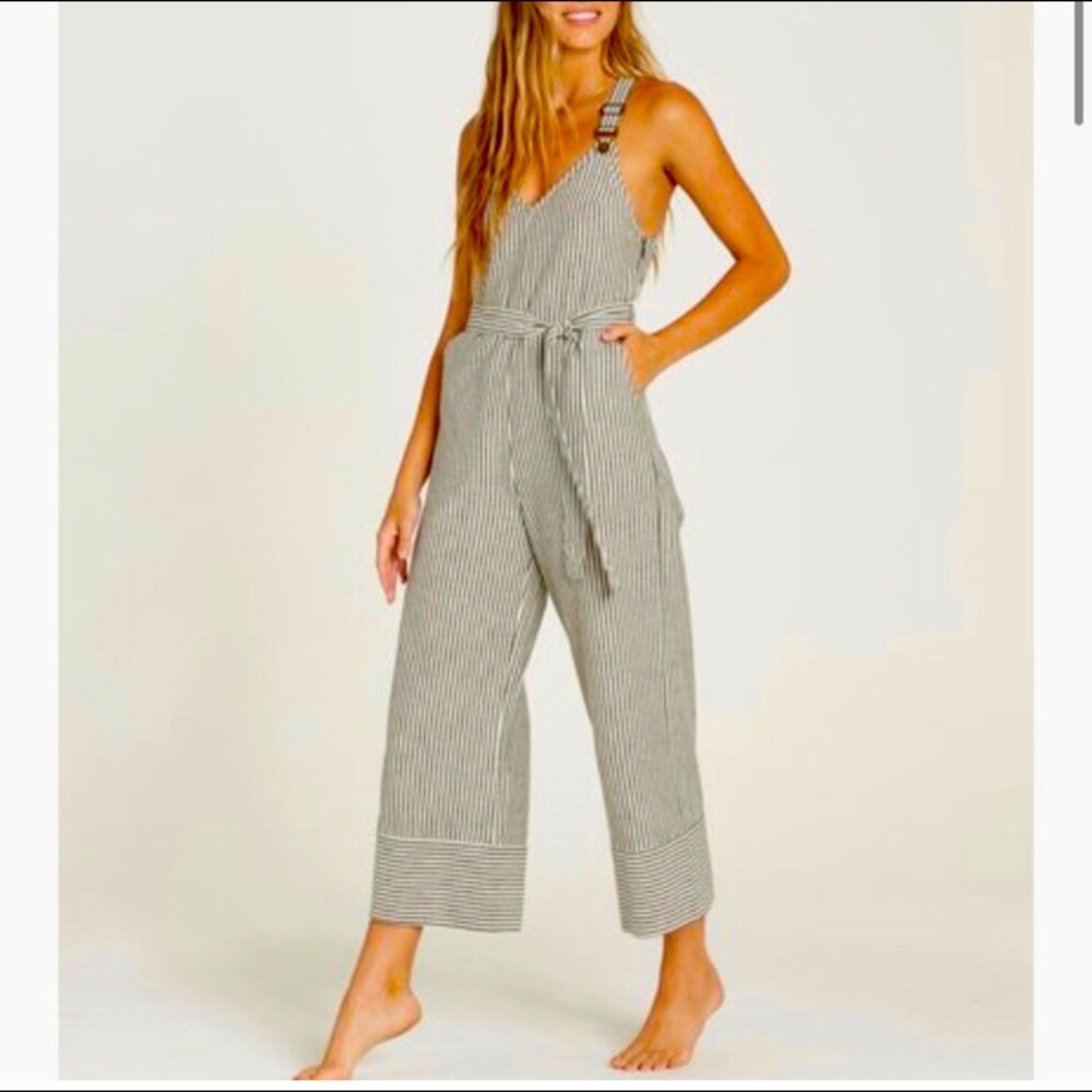 Billabong Bella Day Jumpsuit Overalls Cropped EUC